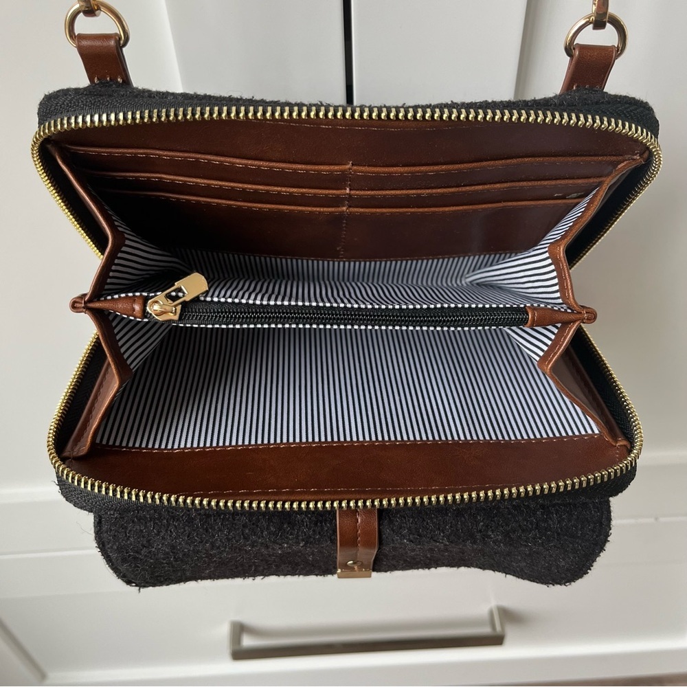 Elegant Black and Brown Crossbody Bag - Picture 3 of 7